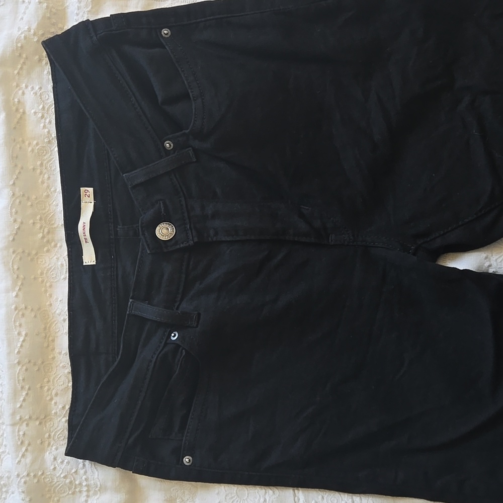 Levis 711 Black Skinny Jeans